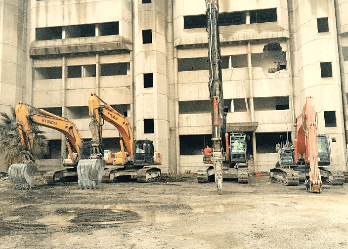 İzmir TRT Binasının Yıkımı