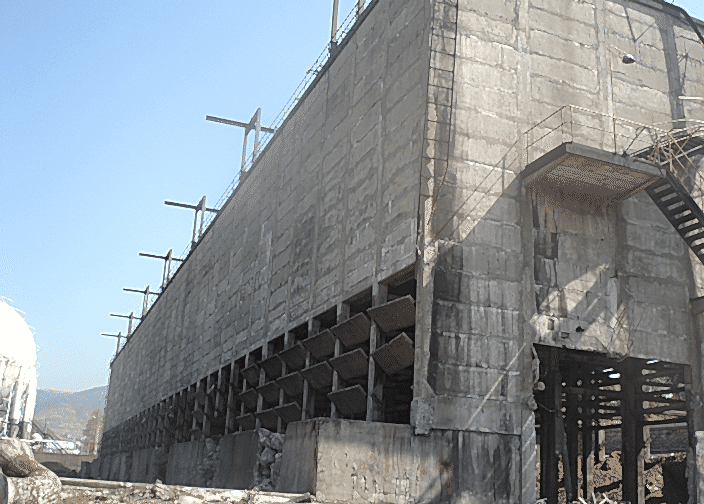 Tüpraş daki Silo Binasının Yıkımı