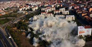 Sarıgazi Lojmanların Patlatmalı Yıkımı