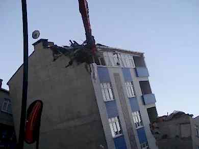 Uzun Erişimli Yıkım Makinesi İle Yıkım Yöntemi